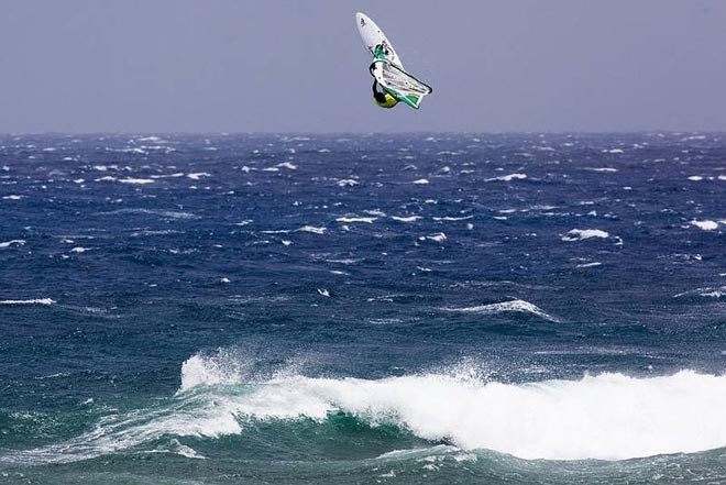 Jonas Ceballos back loop - 2009 Gran Canaria PWA Grand Slam - Day 8 ©  John Carter / PWA http://www.pwaworldtour.com